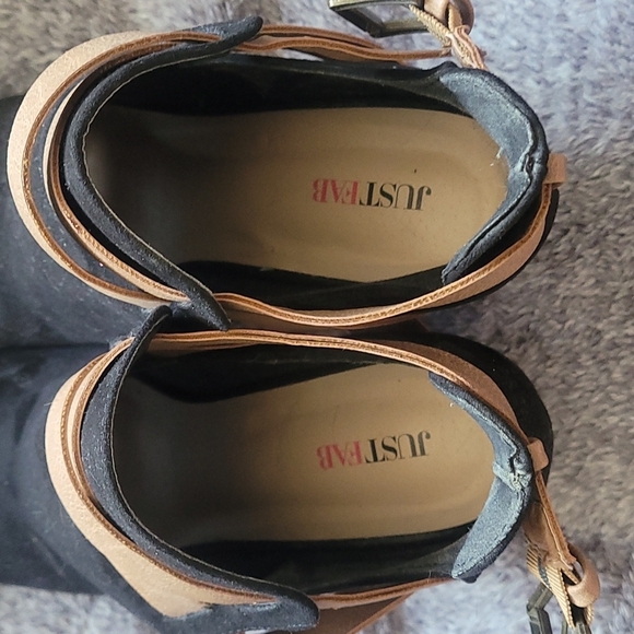 JustFab black and tan peep toe with 4" heel Perfect condition Lightly loved 😍 - Picture 4 of 5